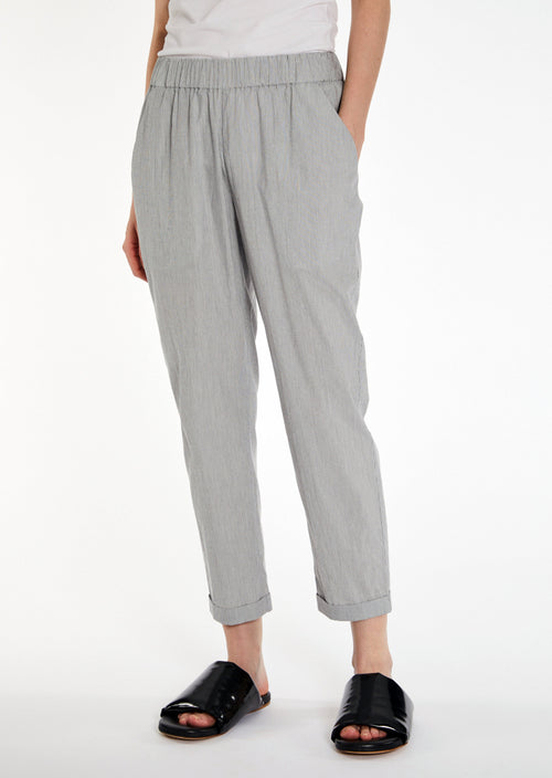 FABULOUS Spring / Summer Pants!  Introducing the Lis Larieda Leo Striped Pants, the epitome of comfort and style! Crafted with care from 100% cotton, these pull-on pants feature a full elastic waistband for effortless wearability. Lis Lareida Leo Pants