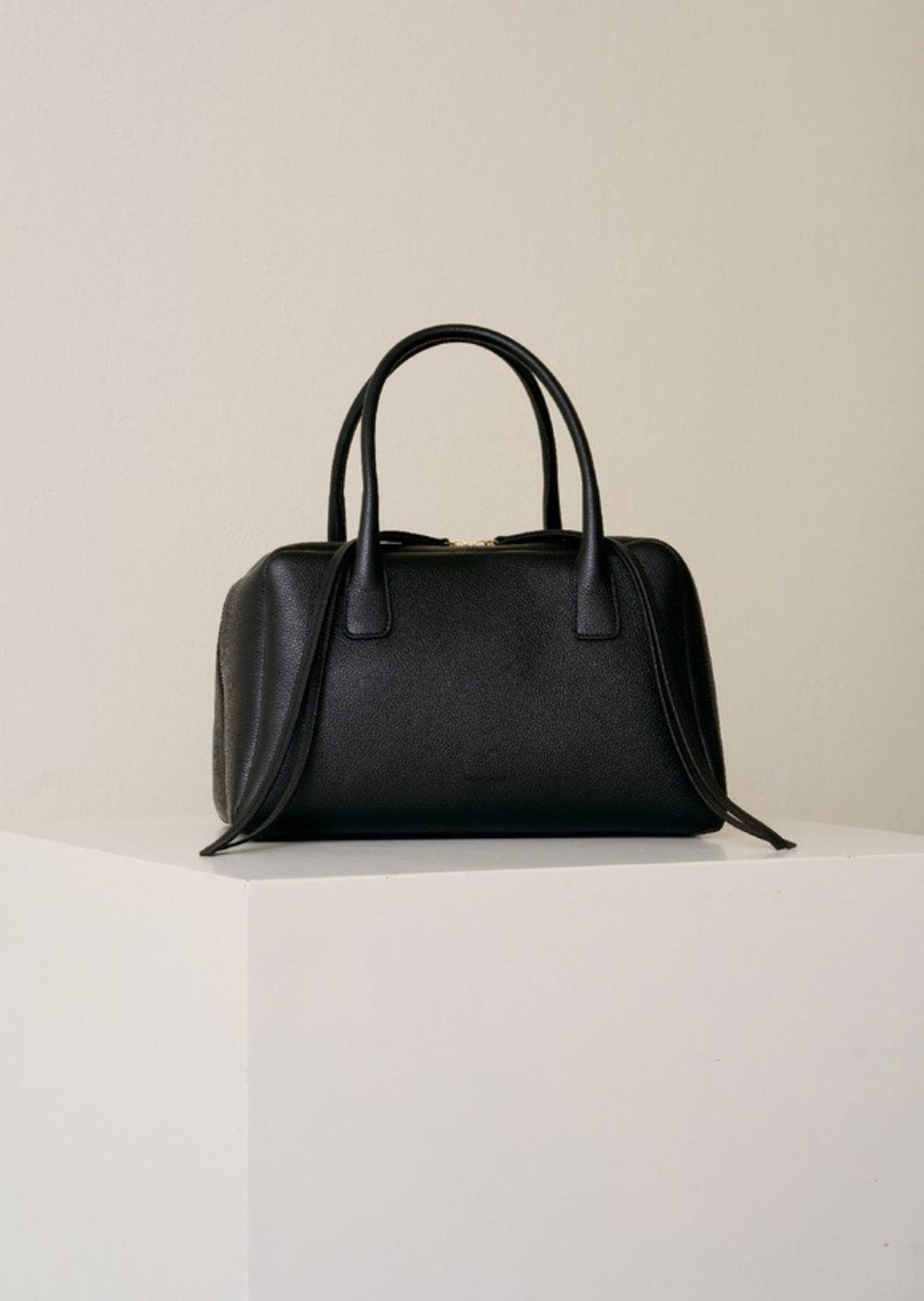Bowling Bag Medium in Black Grained Leather| Frenzlauer NEW SIZE Handbags