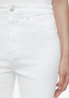 Closed Hi-Sun Cropped Flair Jeans in White Denim. Made 100 per cent in Italy: Our Hi-Sun denim style is crafted from lightweight Italian denim (10 oz.) from the world-famous Candiani weaving mill. With high elasticity and a clean look. These 5-pocket jeans in a skinny fit come with a high waist, slightly flared leg and cropped length.