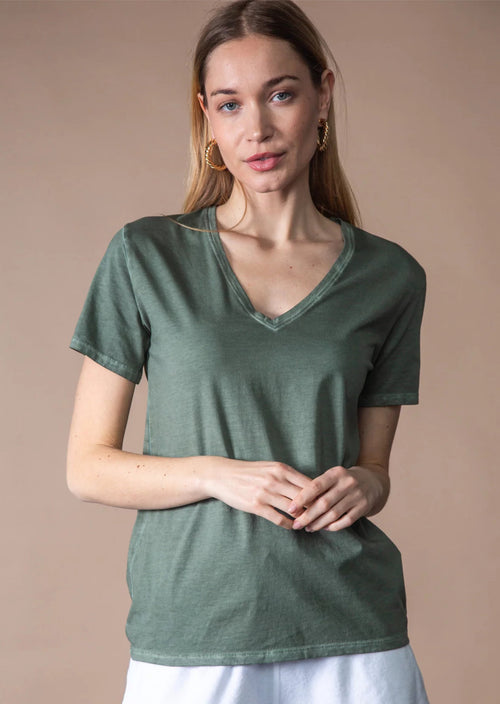 This super soft pima cotton tee has a v-neck and fabulous fit. Comfortable and easy to wear for those warm Spring days! Anonym Rovy Tee in Khaki Green