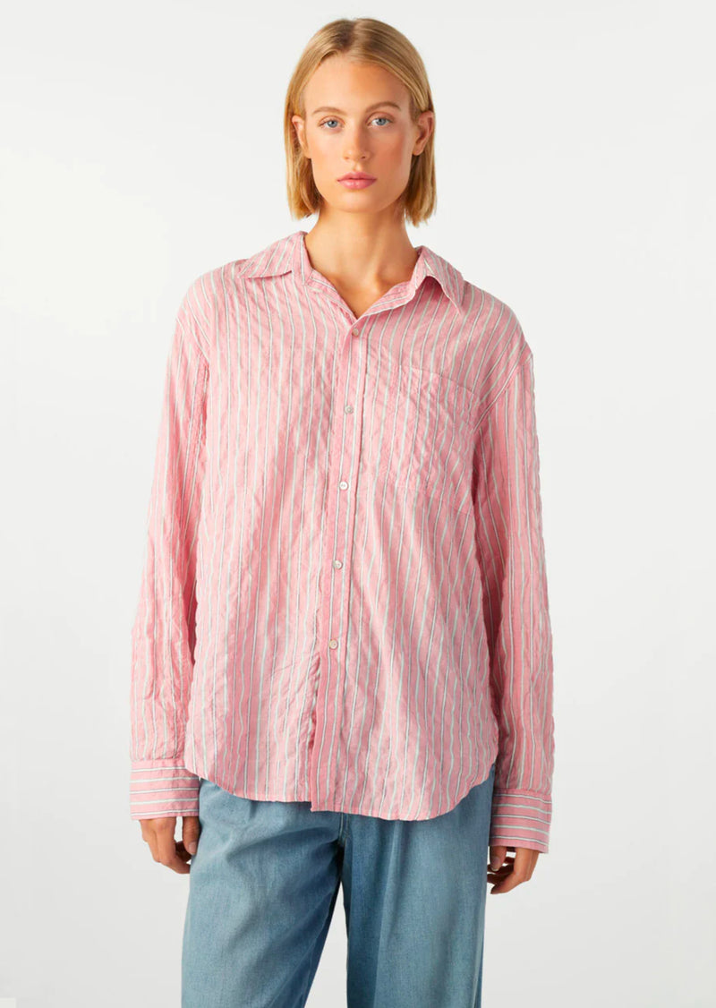 Discover the versatile AMO Ruth Oversized Shirt in Antique Peony Wash, perfect for daily wear. Boasting a single chest pocket, shirt-tail hem, and shell buttons, this shirt is made from soft, stonewashed cotton poplin.