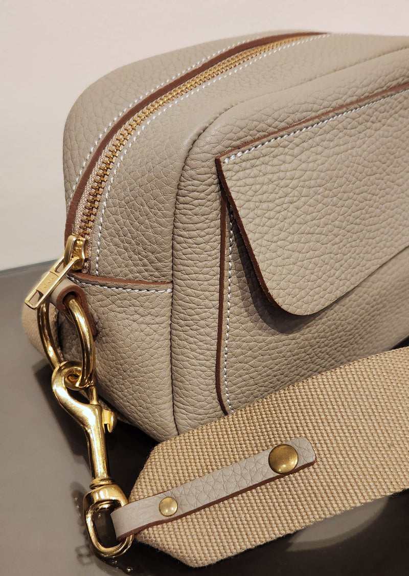 Valerie Salacroux 's Nicky Bag is going to be your new favorite!&nbsp;Made from luxurious bull-calf leather and handcrafted in Paris, France, this masterpiece exudes sophistication.