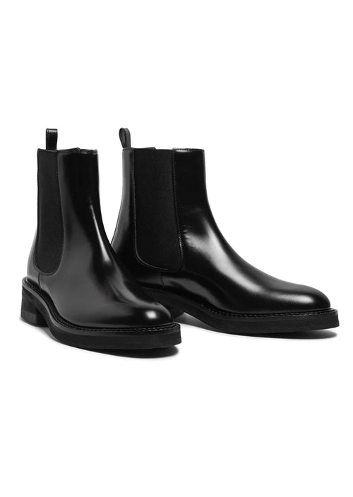 <p data-mce-fragment="1">Elevate your footwear fashion with the Sartore Beatles Boot in Black, the perfect addition to your wardrobe. This classic Chelsea style boot is the epitome of timeless style and allows for a multitude of fashion possibilities.</p> <p data-mce-fragment="1">Step out in bold confidence with these stylish and comfortable boots!</p>