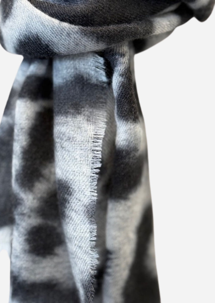 Maculato Mini Cashmere Scarf in Grey | Ama Pure Scarf